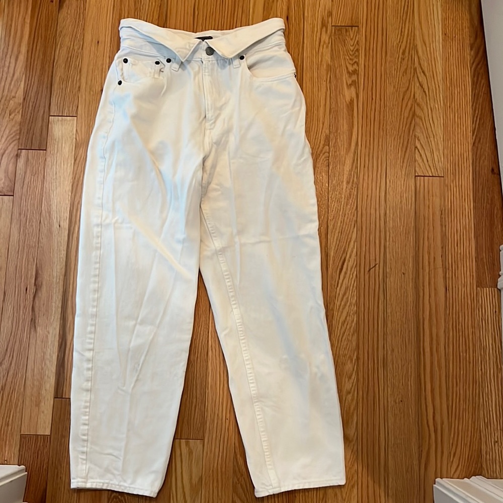 Abercrombie & Fitch White Mom Jean